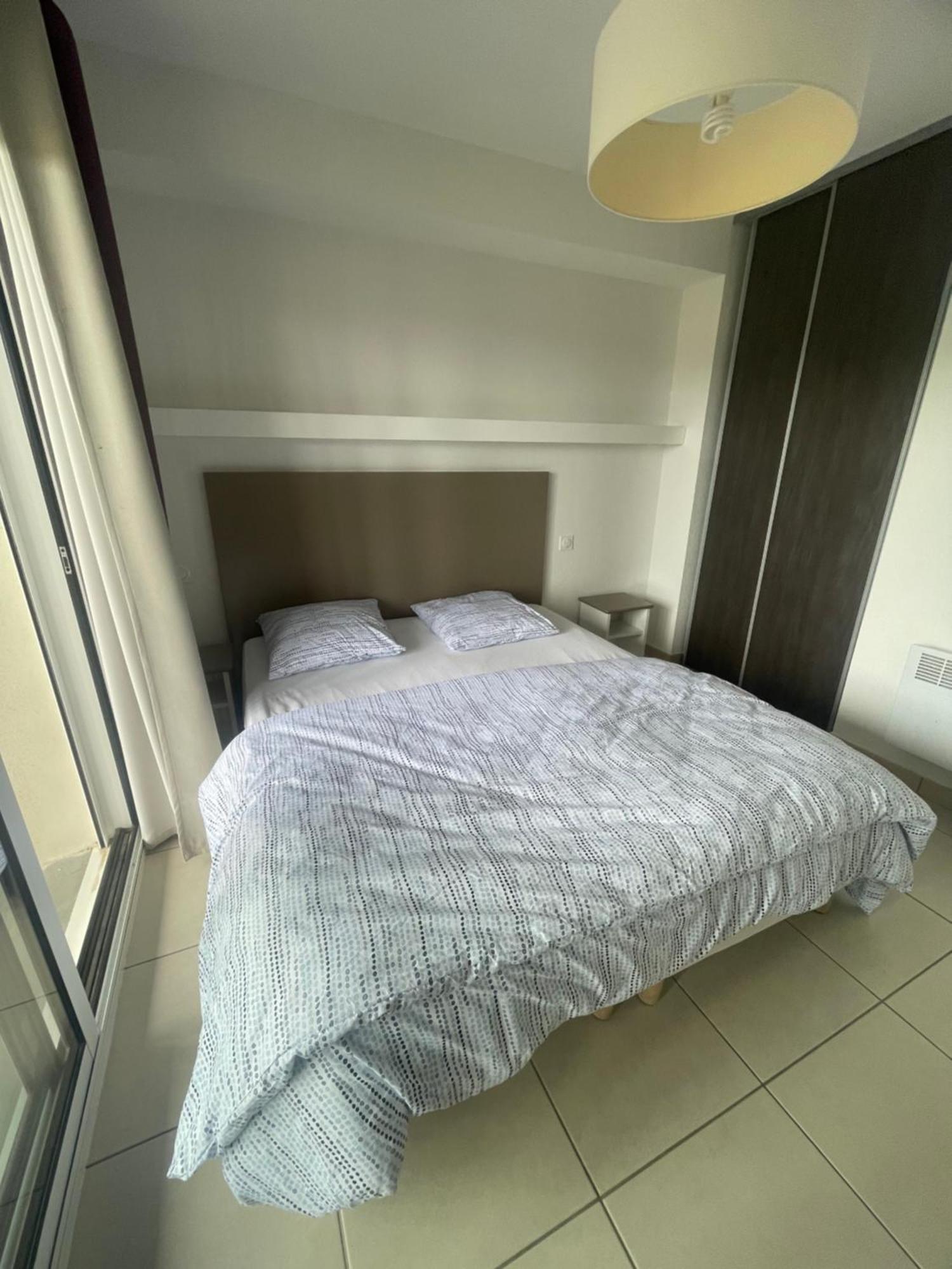 Meuble 6 Personnes Apartman Remoulins Kültér fotó